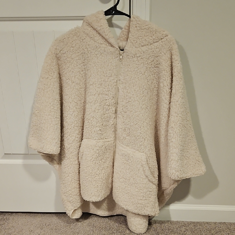 Cozy Cream Fleece Hooded Poncho - Barely Worn